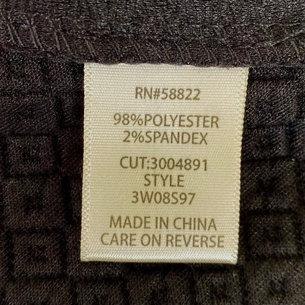 Max Studio London NWT Black Quilted Cocoon Top, Size 1X - Picture 8 of 8